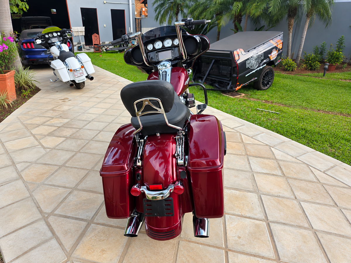 2017 Street Glide - Motor Milwaukee 114 - 30 Mil Millas - Mantenimiento al dia.