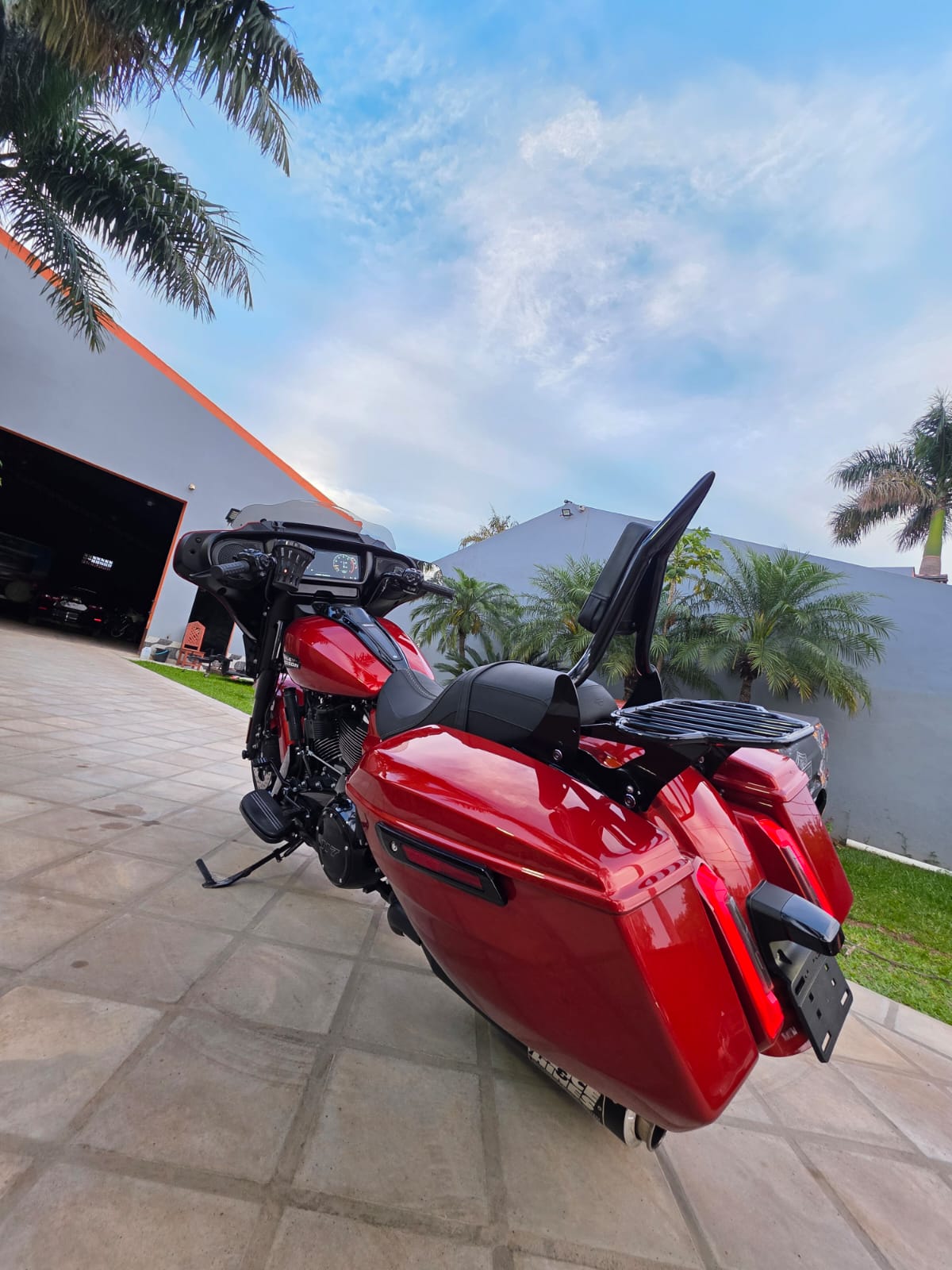 Street glide 
Año 2024
Motor 117 CI
Recien importada
Varios extras
17.000 kms
Revisada y lista para rodar