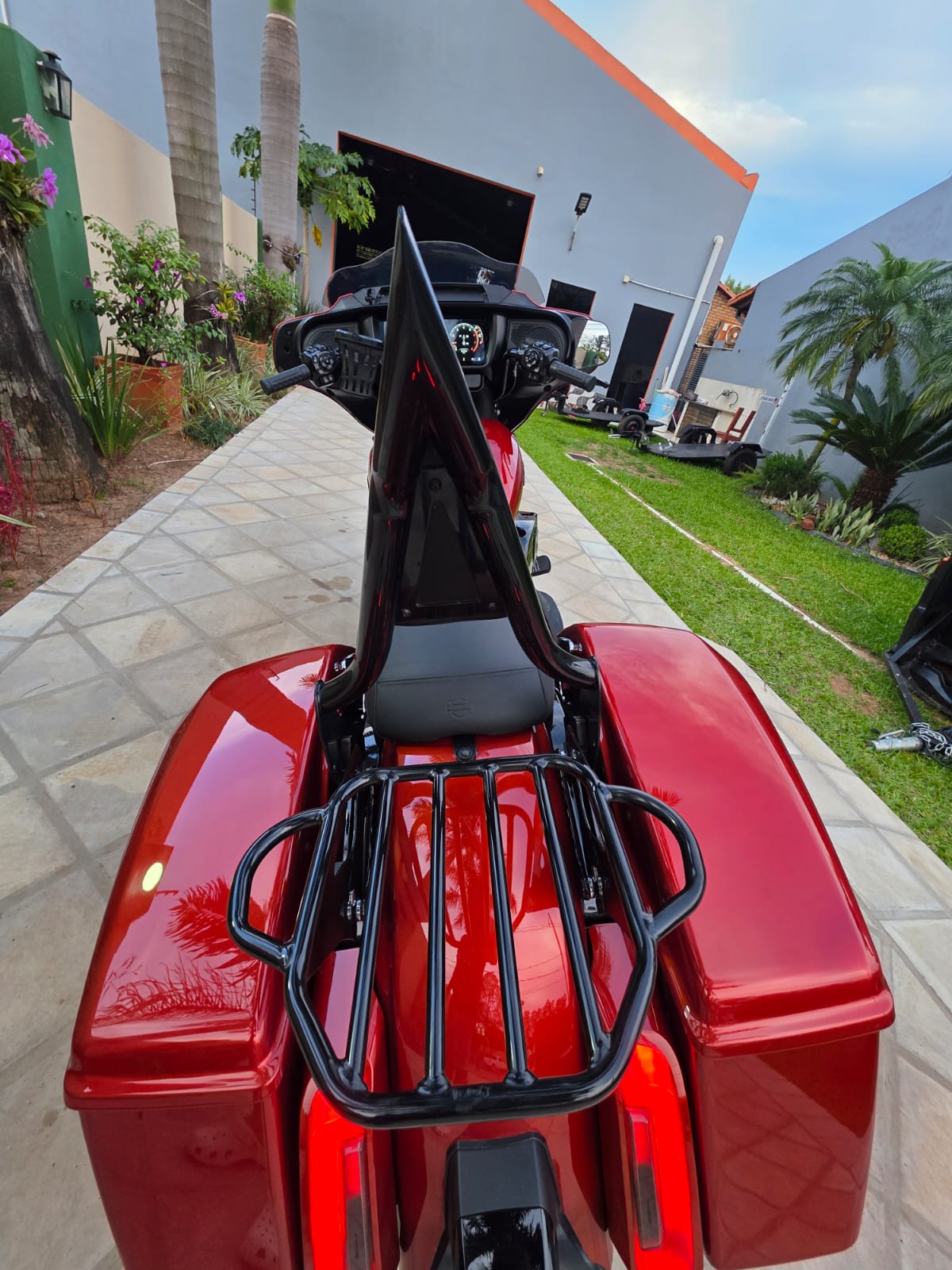 Street glide 
Año 2024
Motor 117 CI
Recien importada
Varios extras
17.000 kms
Revisada y lista para rodar