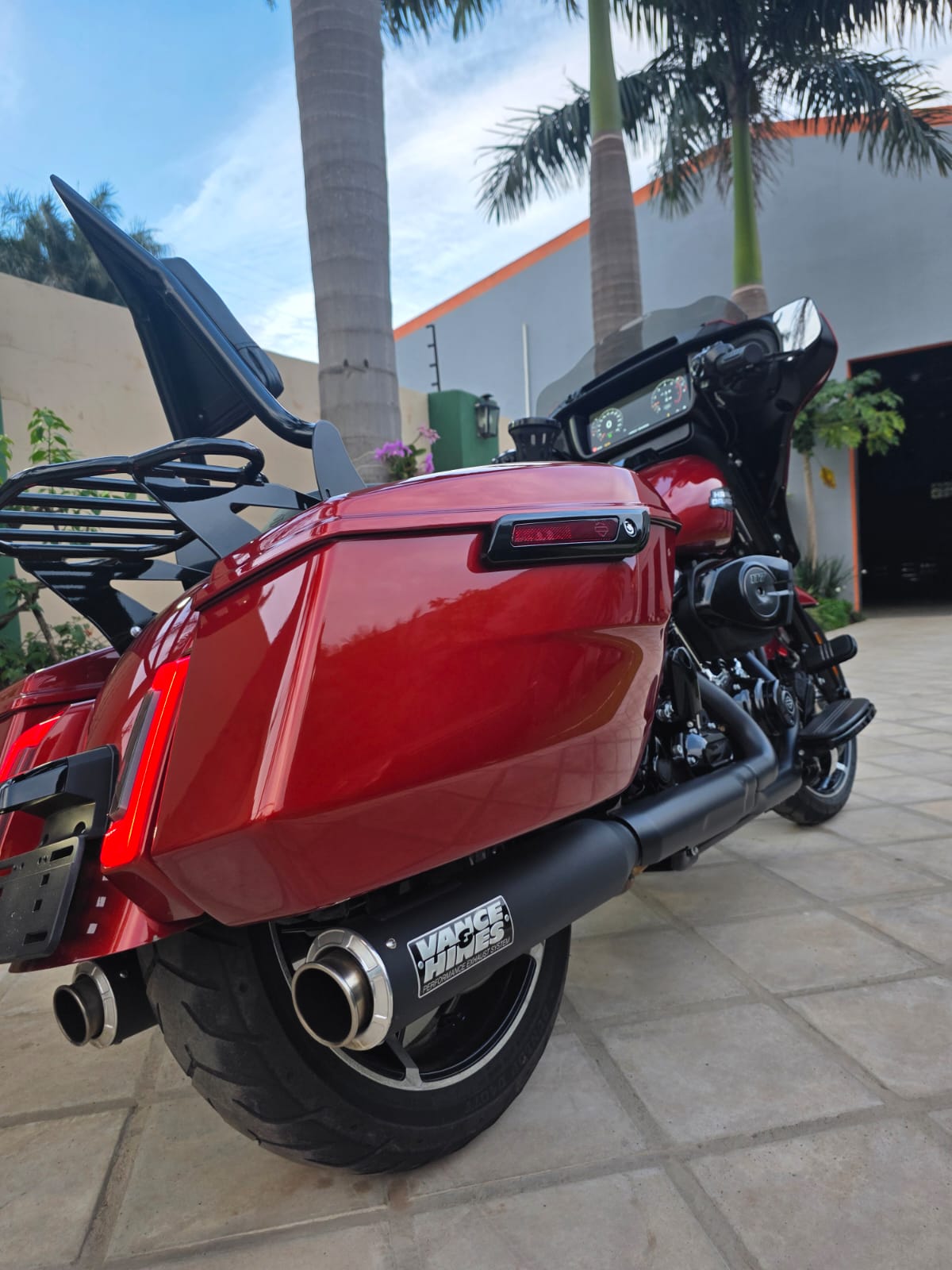 Street glide 
Año 2024
Motor 117 CI
Recien importada
Varios extras
17.000 kms
Revisada y lista para rodar